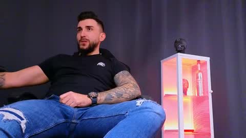MightyAaron online show from January 15, 3:50 pm
