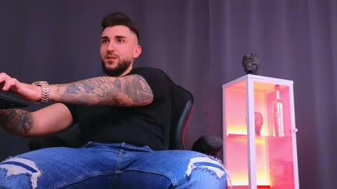 MightyAaron online show from January 22, 2:35 pm