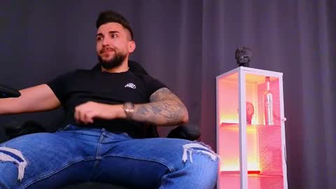 MightyAaron online show from February 1, 6:54 am