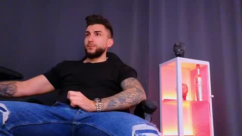 MightyAaron online show from February 4, 3:44 am