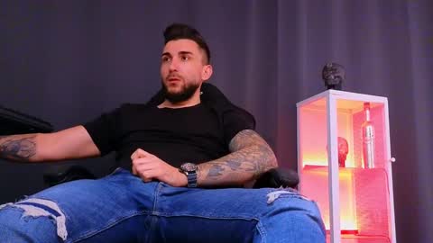 MightyAaron online show from February 5, 2:05 pm