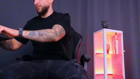 MightyAaron online show from February 6, 2:48 pm
