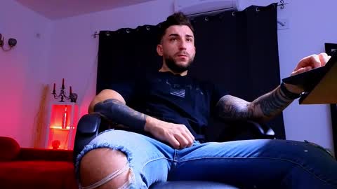 MightyAaron online show from October 25, 4:31 am