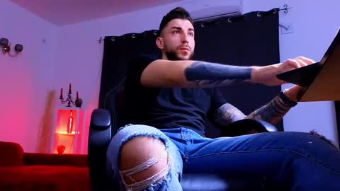 MightyAaron online show from December 21, 5:36 am