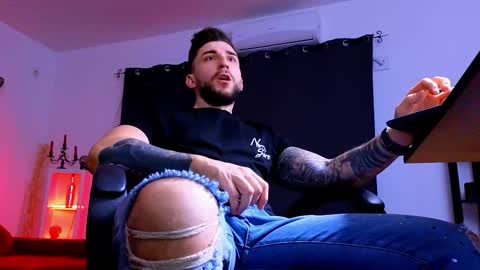 MightyAaron online show from January 19, 5:44 am