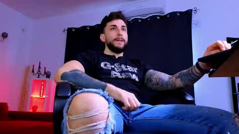 Snapshot of mightyaaron chatting on February 16, 12:01 pm MightyAaron online show from February 16, 12:01 pm