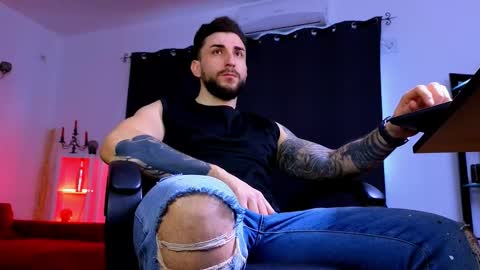 Snapshot of mightyaaron chatting on February 17, 9:28 am MightyAaron online show from February 17, 9:28 am