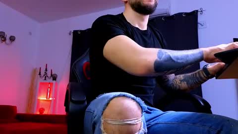 Snapshot of mightyaaron chatting on February 20, 7:36 pm MightyAaron online show from February 20, 7:36 pm