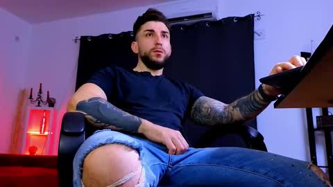 Snapshot of mightyaaron chatting on February 24, 2:20 am MightyAaron online show from February 24, 2:20 am