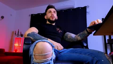 Snapshot of mightyaaron chatting on March 1, 4:25 am MightyAaron online show from March 1, 4:25 am