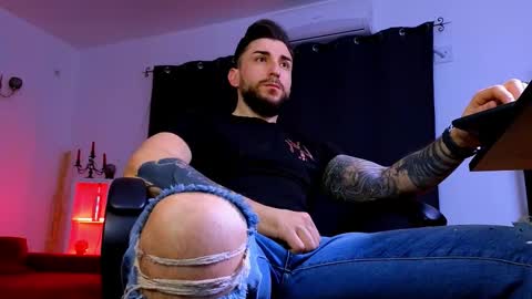 Snapshot of mightyaaron chatting on March 3, 4:40 am MightyAaron online show from March 3, 4:40 am