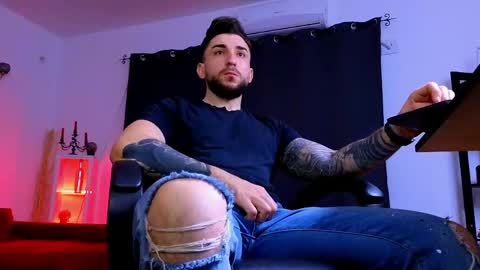 Snapshot of mightyaaron chatting on March 17, 3:33 am MightyAaron online show from March 17, 3:33 am