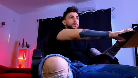 Snapshot of mightyaaron chatting on March 21, 5:12 am MightyAaron online show from March 21, 5:12 am