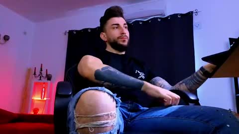 Snapshot of mightyaaron chatting on March 22, 5:33 am MightyAaron online show from March 22, 5:33 am