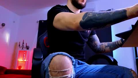 Snapshot of mightyaaron chatting on March 25, 5:02 am MightyAaron online show from March 25, 5:02 am