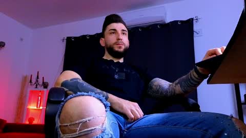 Snapshot of mightyaaron chatting on March 26, 3:34 am MightyAaron online show from March 26, 3:34 am