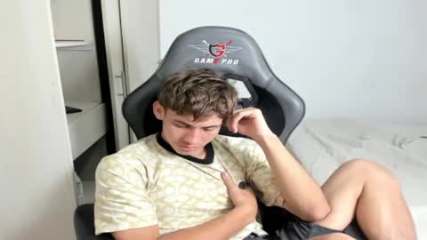 Miguel Hernandez online show from October 2, 5:42 pm