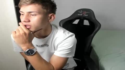 Miguel Hernandez online show from October 8, 6:49 pm