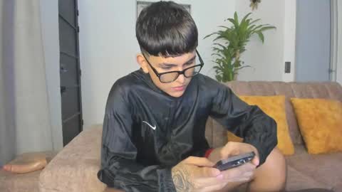miguel_turqueza online show from May 30, 8:00 am