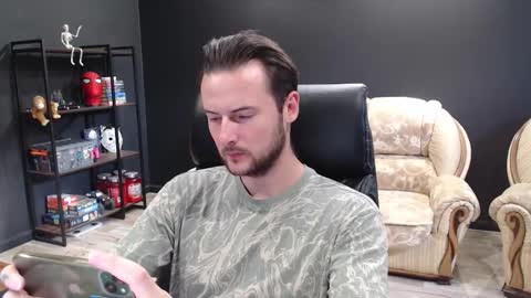 Snapshot of mihasikd chatting on October 7, 12:35 pm Misha Winchester online show from October 7, 12:35 pm