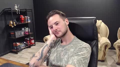 Snapshot of mihasikd chatting on October 30, 6:52 pm Misha Winchester online show from October 30, 6:52 pm