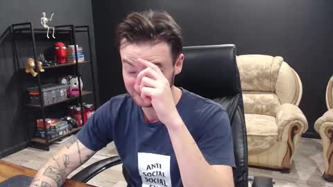 Snapshot of mihasikd chatting on October 31, 7:20 am Misha Winchester online show from October 31, 7:20 am