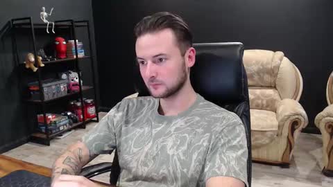 Snapshot of mihasikd chatting on November 2, 12:18 pm Misha Winchester online show from November 2, 12:18 pm