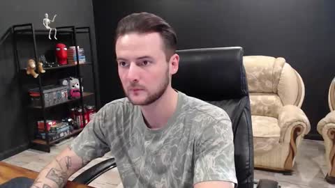 Snapshot of mihasikd chatting on November 3, 10:49 am Misha Winchester online show from November 3, 10:49 am