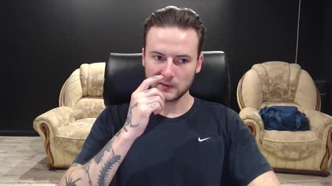 Snapshot of mihasikd chatting on November 17, 8:53 am Misha Winchester online show from November 17, 8:53 am