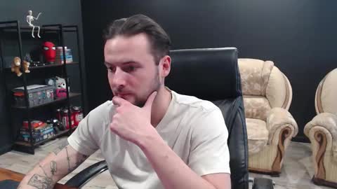 Snapshot of mihasikd chatting on November 25, 10:48 am Misha Winchester online show from November 25, 10:48 am