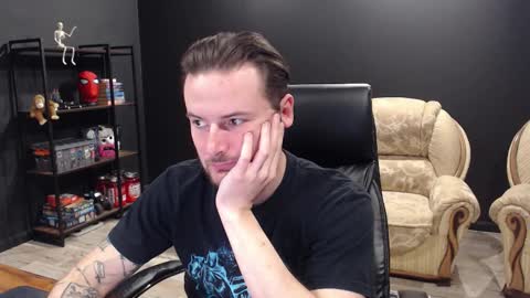 Snapshot of mihasikd chatting on December 1, 10:31 am Misha Winchester online show from December 1, 10:31 am