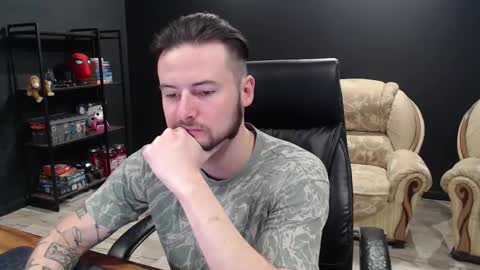 Snapshot of mihasikd chatting on December 15, 8:51 am Misha Winchester online show from December 15, 8:51 am