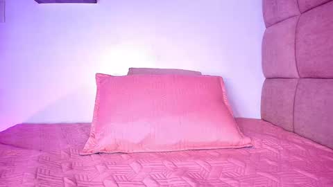 Mia  online show from September 20, 11:55 am