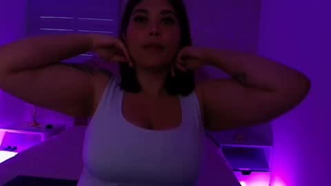 Mia  online show from November 8, 11:54 am