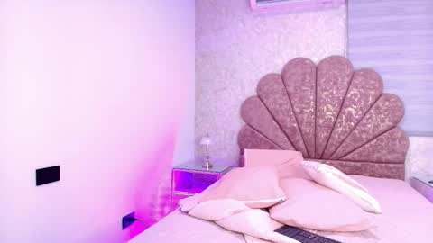 Mia  online show from November 26, 11:55 am