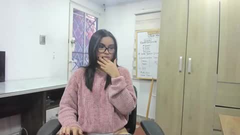 Mia  online show from December 31, 2:47 pm
