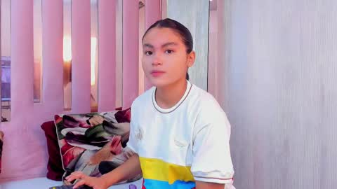 Mia  online show from September 20, 9:54 am