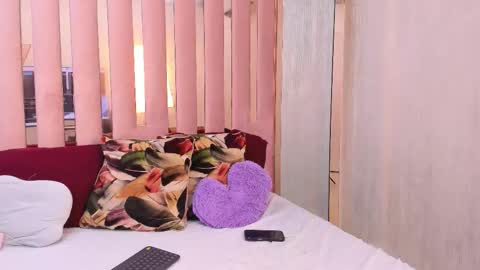 Mia  online show from October 19, 4:51 pm