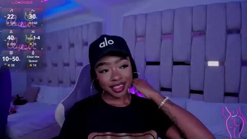 Miia Schwarz  online show from March 13, 11:00 pm