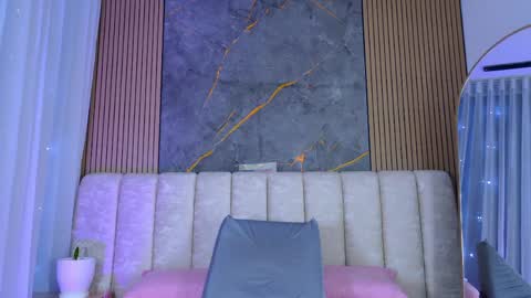 Snapshot of miia_scoott_ chatting on June 4, 12:00 pm miia scoott online show from June 4, 12:00 pm