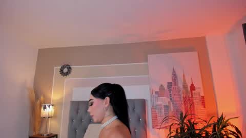 luisa online show from December 15, 12:28 pm