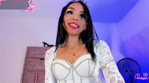 Snapshot of miia_sophia chatting on February 12, 3:01 am online show from February 12, 3:01 am