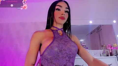 Snapshot of miia_sophia chatting on March 17, 7:01 am online show from March 17, 7:01 am