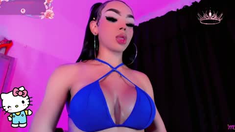 Snapshot of miia_sophia chatting on June 4, 7:47 am online show from June 4, 7:47 am