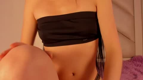 Mia online show from June 11, 12:36 pm