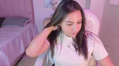 M I I A     online show from July 10, 8:44 pm
