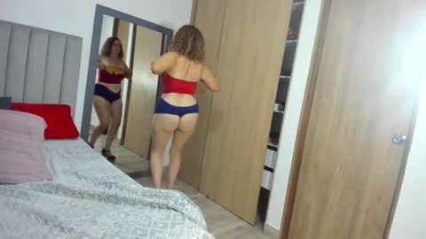 Mia Weed online show from April 12, 3:33 am