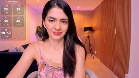 Mia online show from October 3, 11:07 am