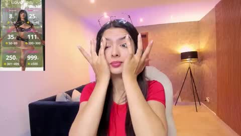 Mia online show from November 10, 11:09 am