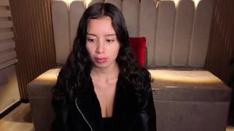 Snapshot of miiaa_evans1 chatting on March 22, 1:25 pm miiaa_evans1 online show from March 22, 1:25 pm